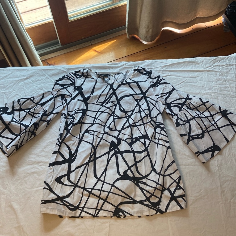 Alfani black and white abstract design with peplum sleeves